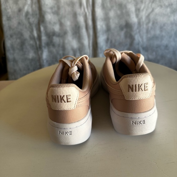 NIKE WOMANS COURT VISION ALTA PINK SZ 7M - Picture 16 of 16